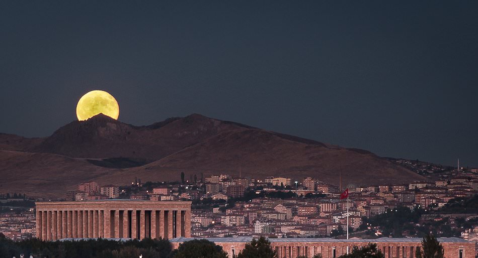 ankara resmi gece.jpg