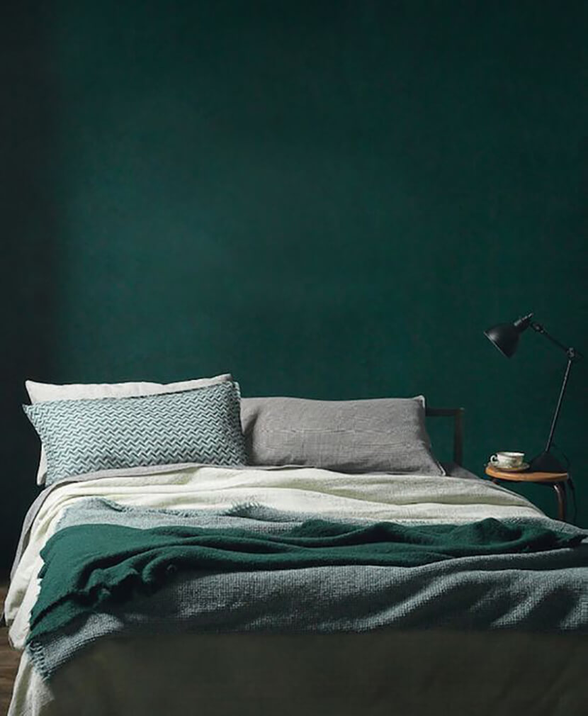 Color-Trend-Emerald-and-Teal-Room-Decor-7.jpg