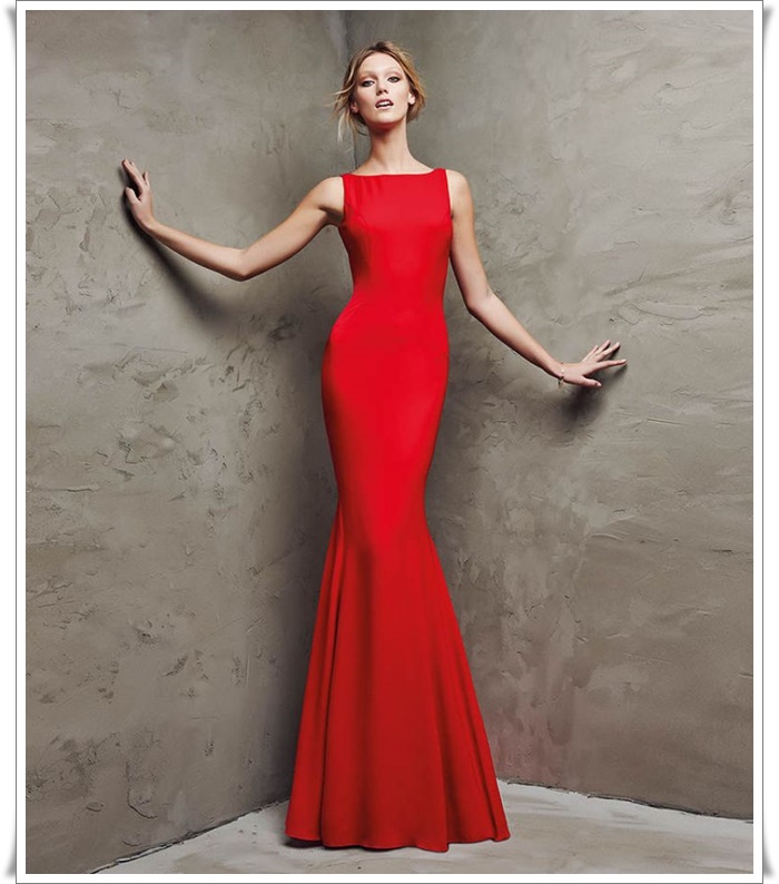 kırmızı uzun dekolteli tüllü işlemeli abiye elbise modelleri_ (9).jpg