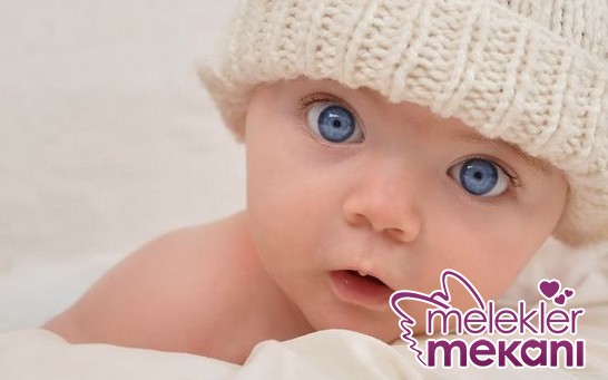 mavi-gözlü-yakışıklı-erkek-bebek-fotoğrafı.JPG