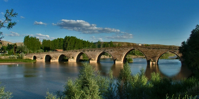 Şahruh-Köprüsü.jpg