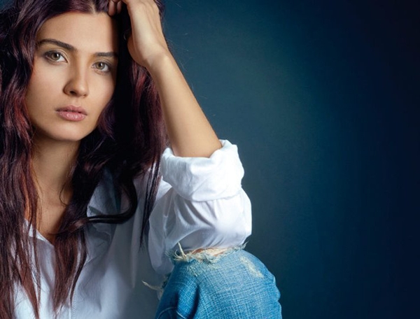 tuba büyüküstün 5.jpg