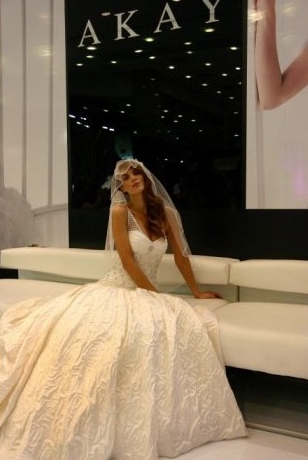 akay_gelinlik_modelleri_20126-3c2.jpg