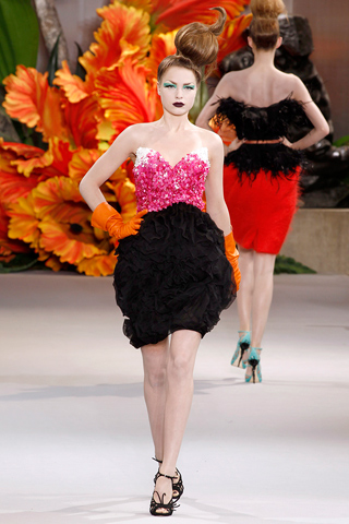 christian-dior-haute-couture-2010-kis15-7686.jpg