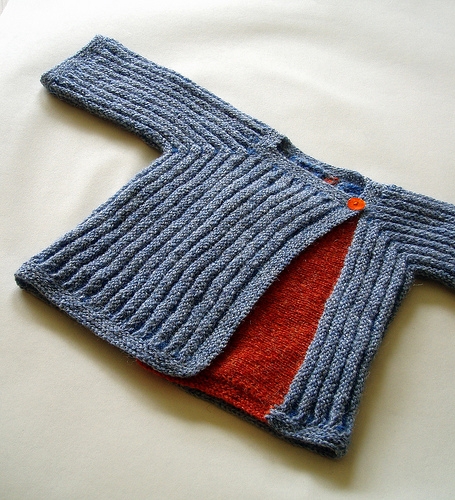 draft_lens2162987module13272586photo_1230879983knitted_baby_jacket-4113.jpg