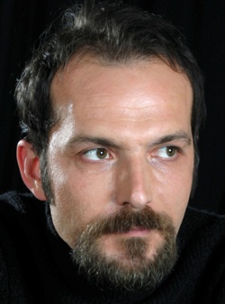 muhammet_uzuner%20(8)-de.jpg