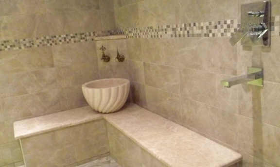 Hamam tarzı banyo fikirleri ile banyo dekorasyonlarınızı yenileyebilirsiniz